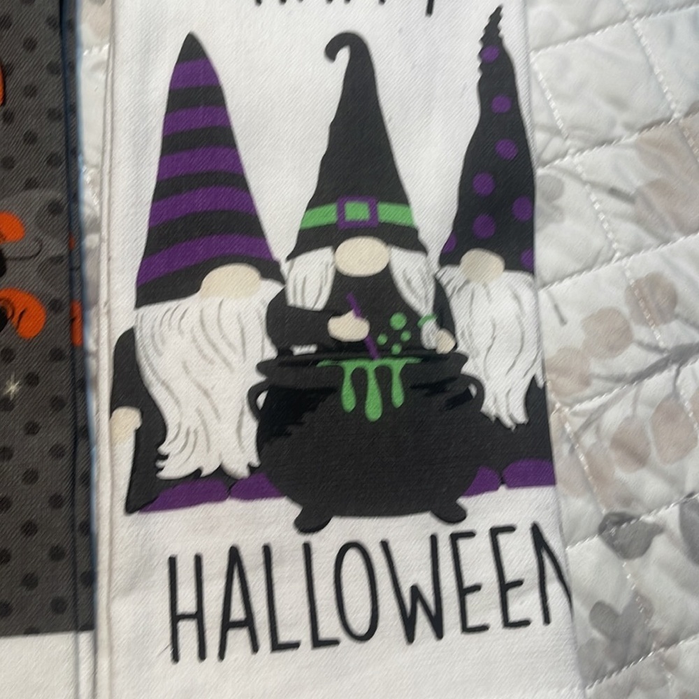 New Two packs of Halloween character kitchen towels - Picture 4 of 6